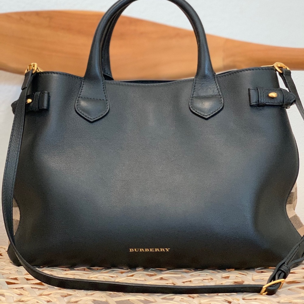 Burberry Medium Banner Leather Tote (Black)